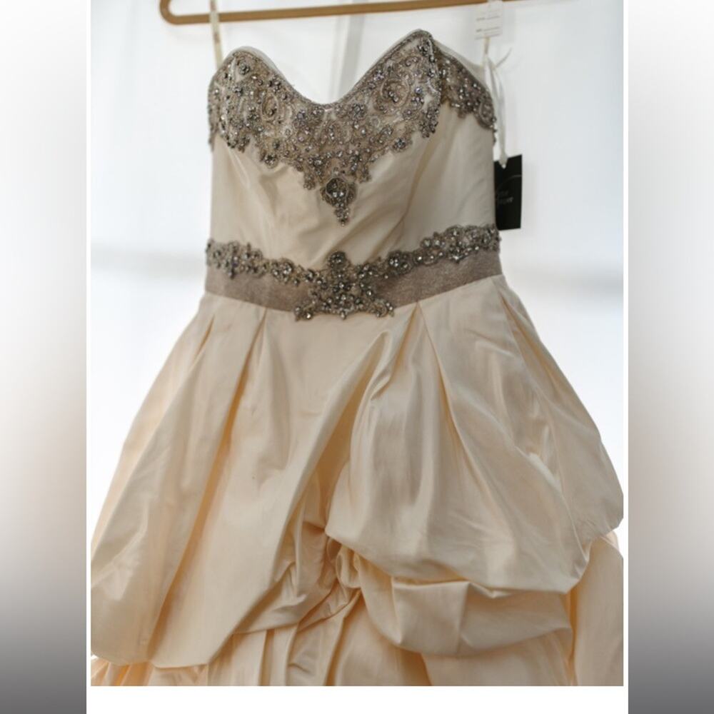 Victor Harper wedding gown 109 - Picture 5 of 13